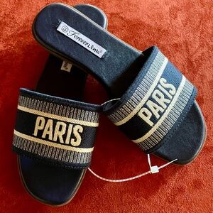 Chic New PARIS Motif Slip-On Flat SANDALS Size 6.5